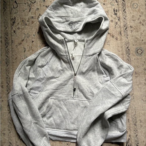 Lululemon cropped Gray Hoodie with Front Pocket - Picture 1 of 4